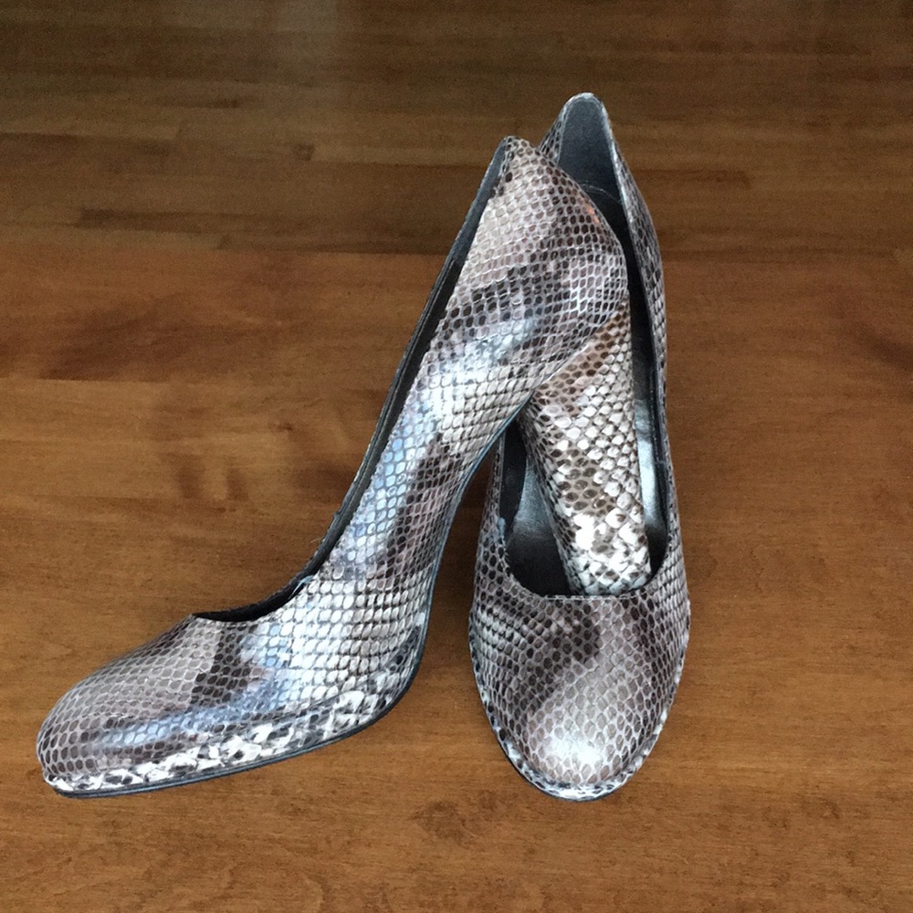 Stuart Weitzman faux snakeskin 3” platform pumps